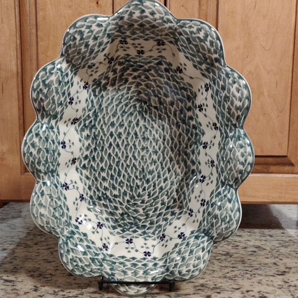 Oval Baker 13" Lucky Blue Clover